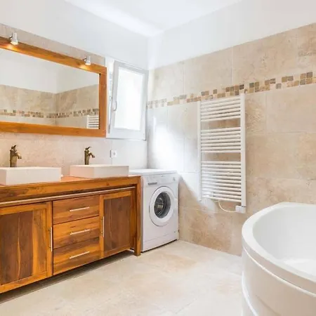 Holiday home Mas Des Genets