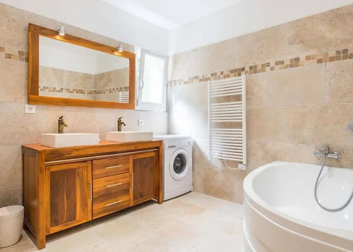 Holiday home Mas Des Genets